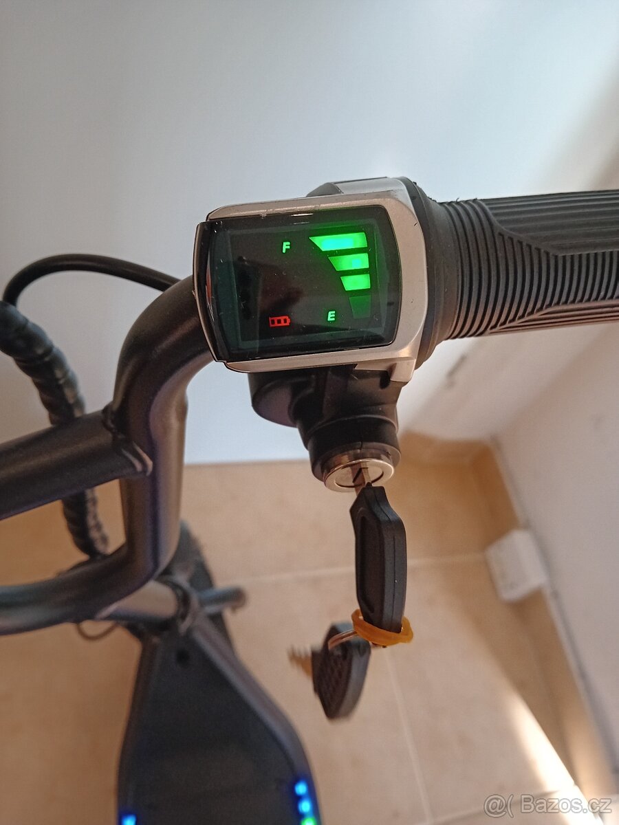 Dětská elektrická koloběžka - 2
