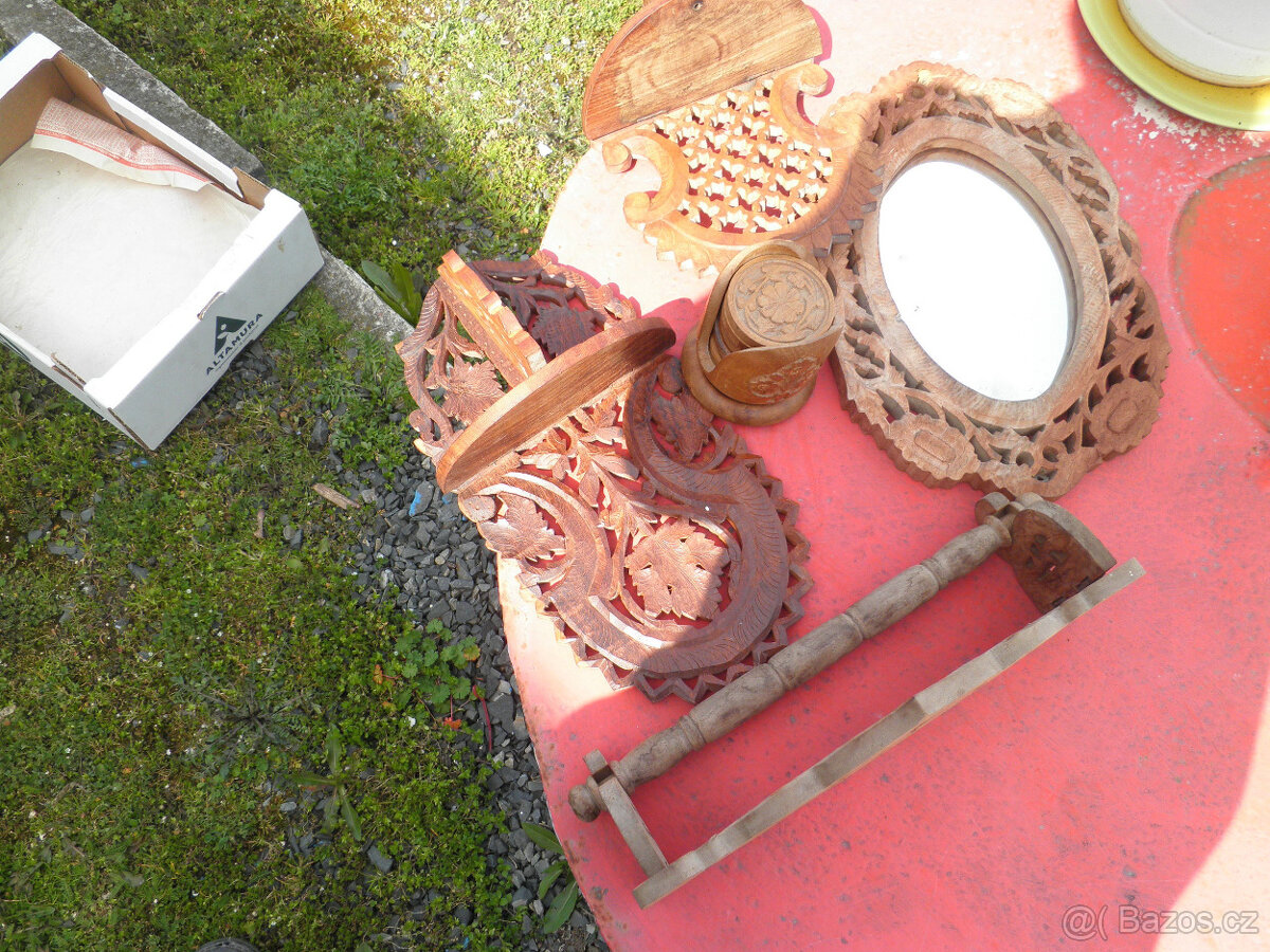 PRODÁM SADU DEKORAČNÍCH PŘEDMĚTŮ - 2