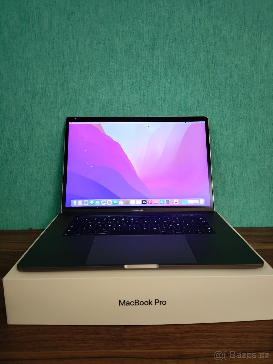 MacBook Pro 15 2016 | i7 • 16GB • 1TB SSD - 2