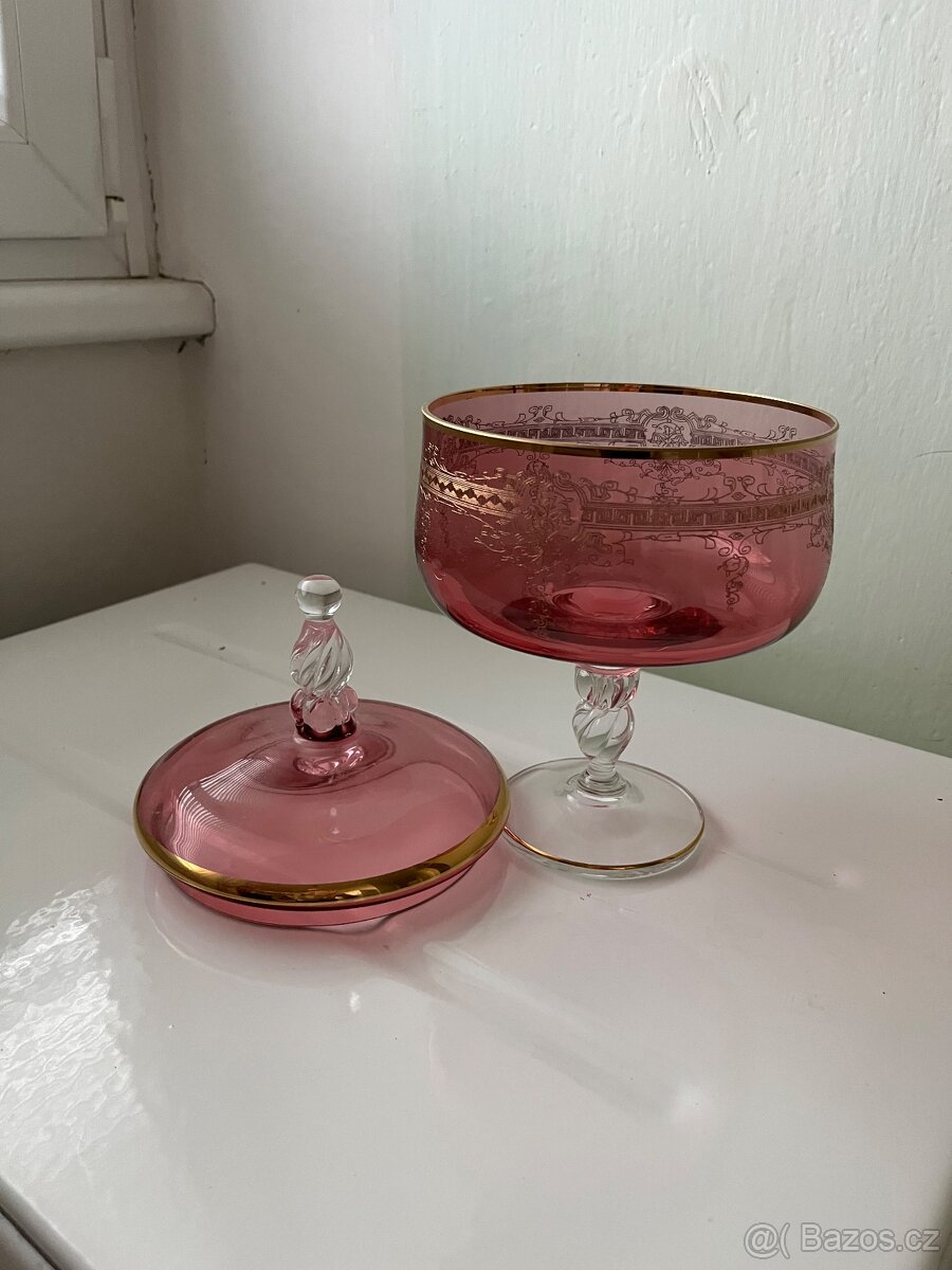 Skleněná konfetnice - 2