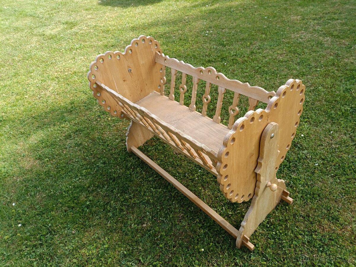 Dětská dřevěná postýlka - 2