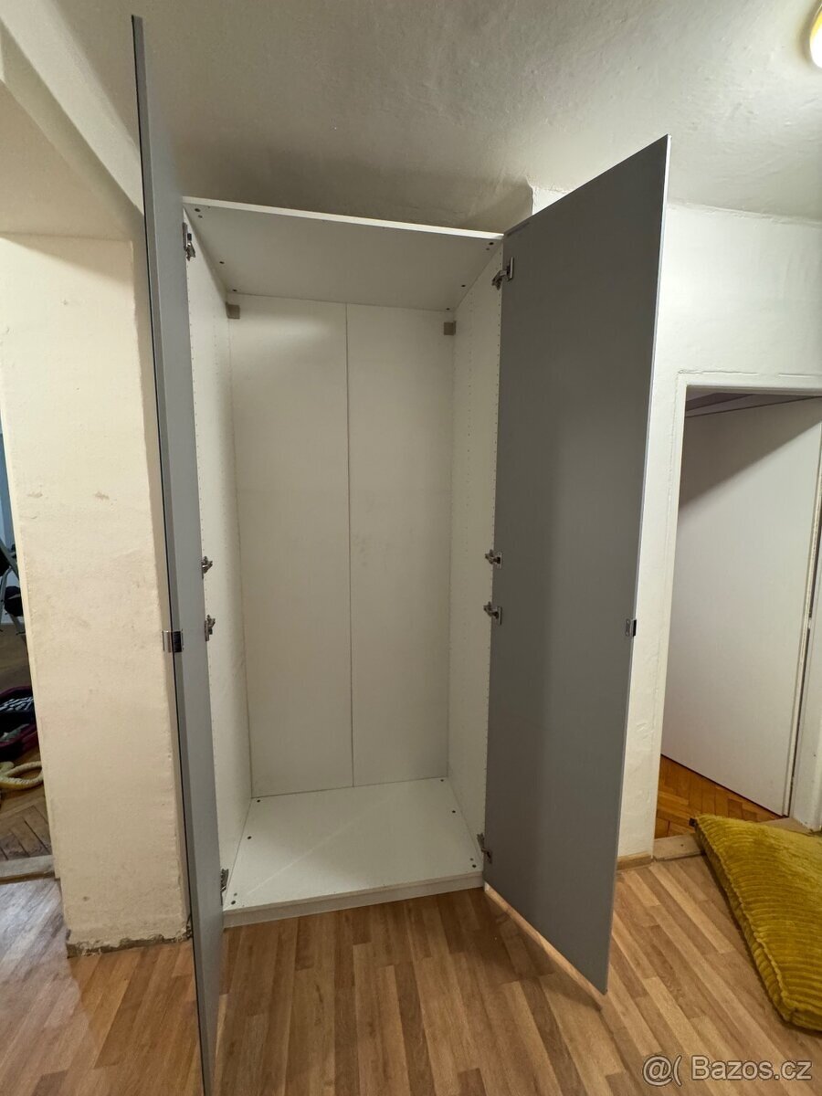 Šatní skříň ikea - 2