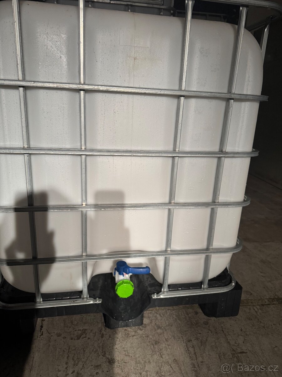 Prodám ibc nádrž 1000l - 2