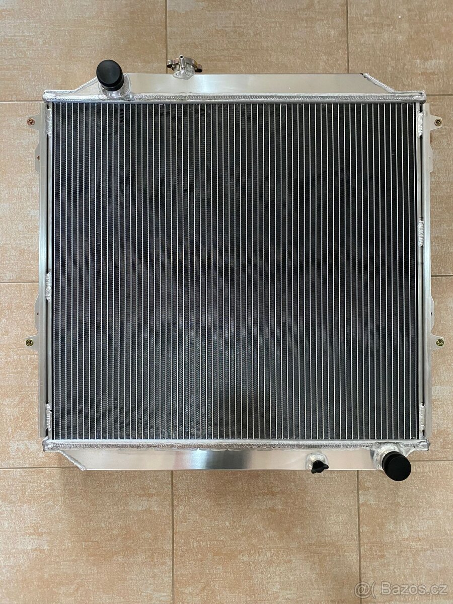 ALU sportovní chladič TOYOTA Land Cruiser KZJ90/KZJ95