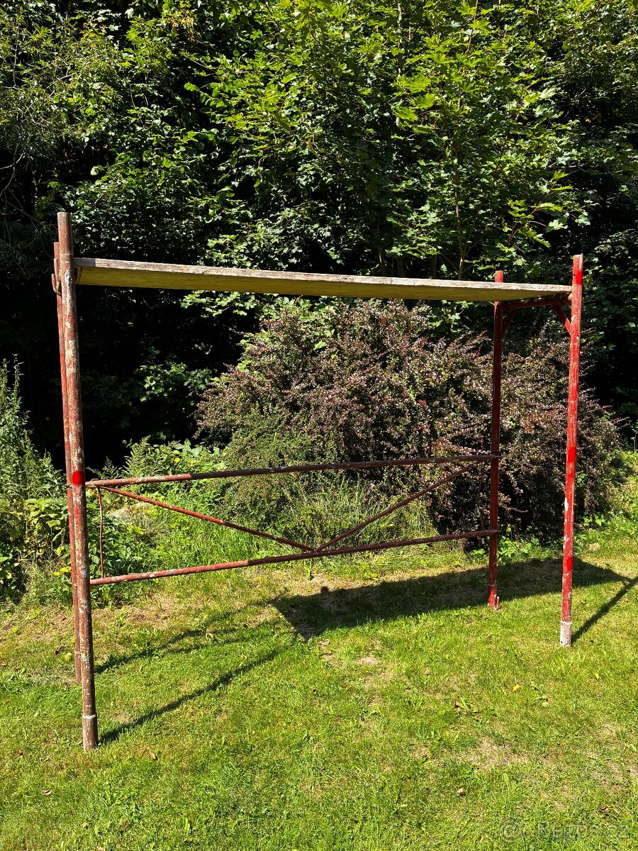 Prodám lešení Ringer a podpěrné stojky - 2