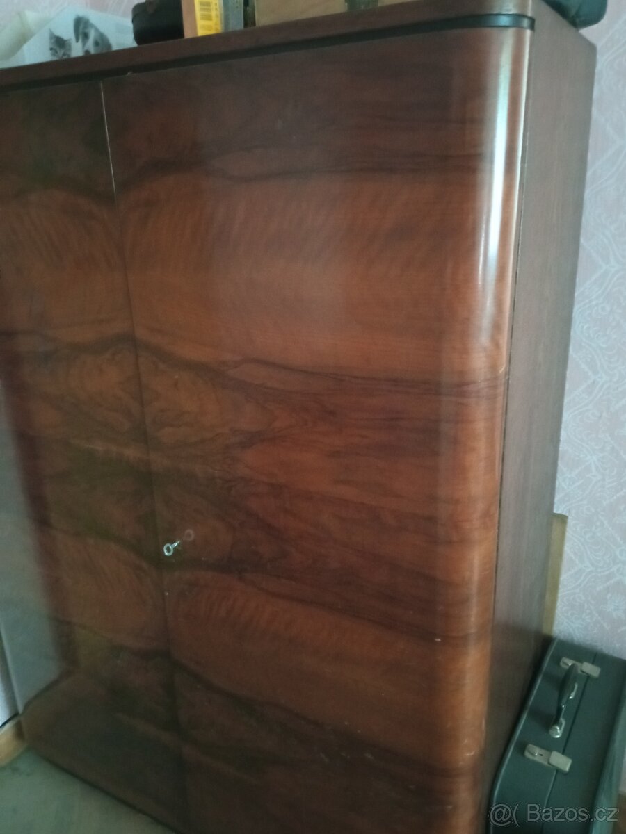 NÁBYTEK TON z 50.let J.Halabala - SKŘÍŇ a ÚZKÁ SKŘÍŇKA - 2