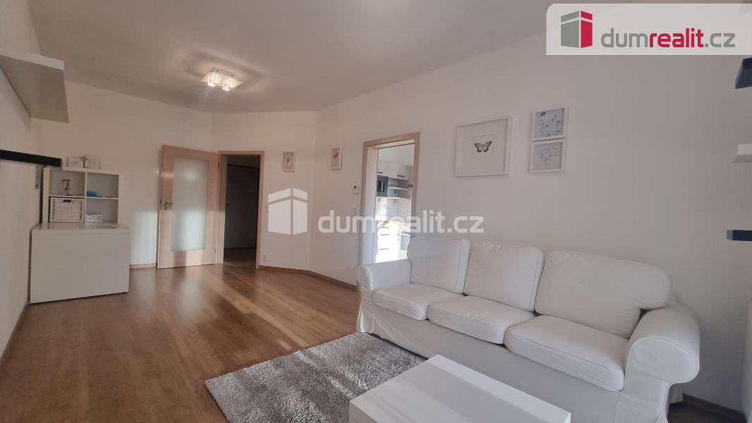 pronájem bytu 1kk s terasou a parkovacím stání - 2