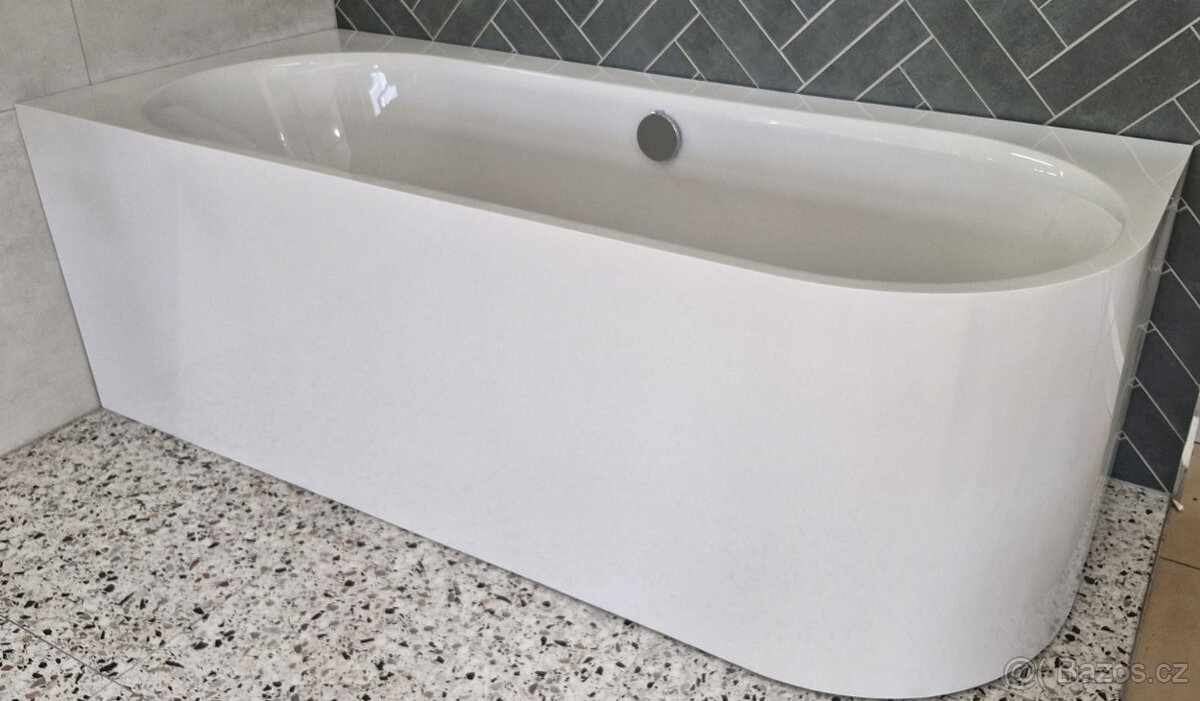 Krásná nová vana volně stojící ke zdi - 2