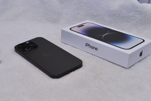 Apple iPhone 14 Pro 256 GB – Black Titanium - 2