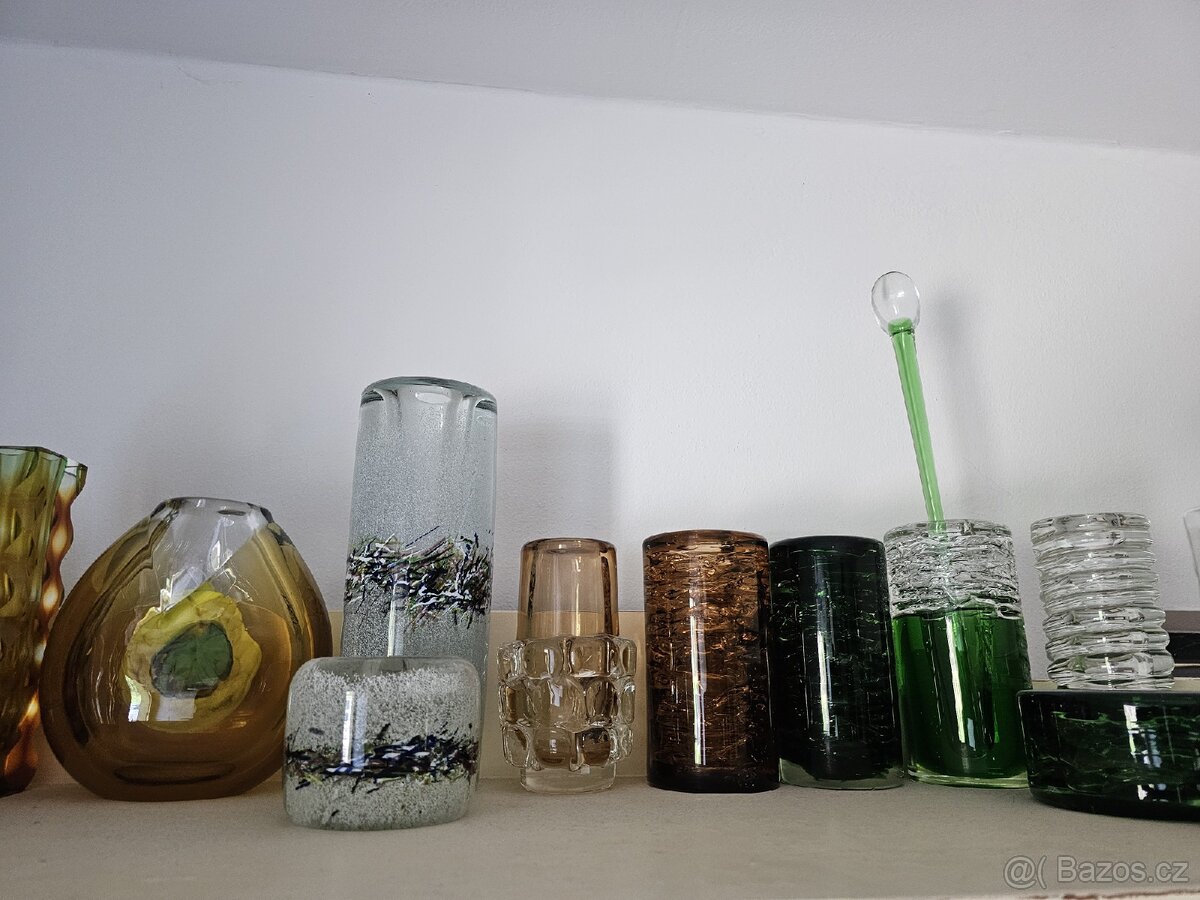 SBÍRÁM STARÉ VÁZY, RETRO SOŠKY, FIGURKY, HUTNÍ SKLO - 2