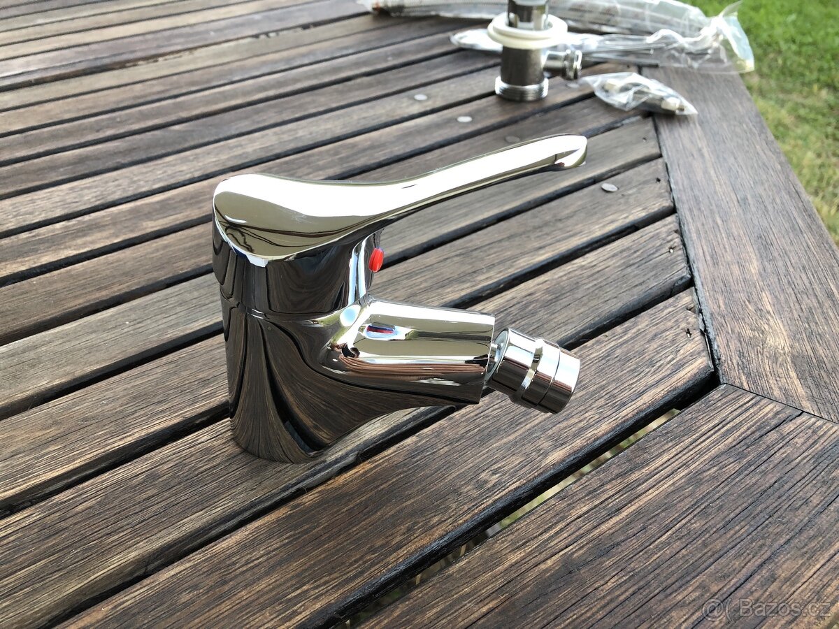 bidetová baterie - nová s výpustí - 2