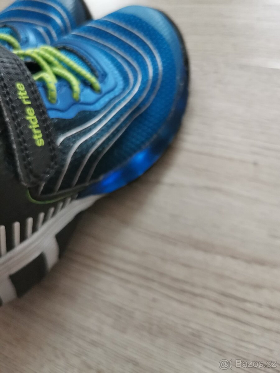 Tenisky blikající vel. 23,5 - 2