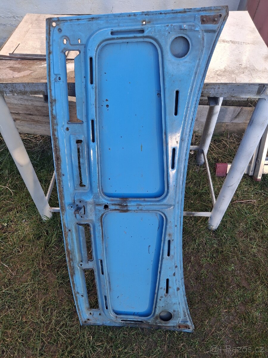 Zadní kapota skoda 120 - 2