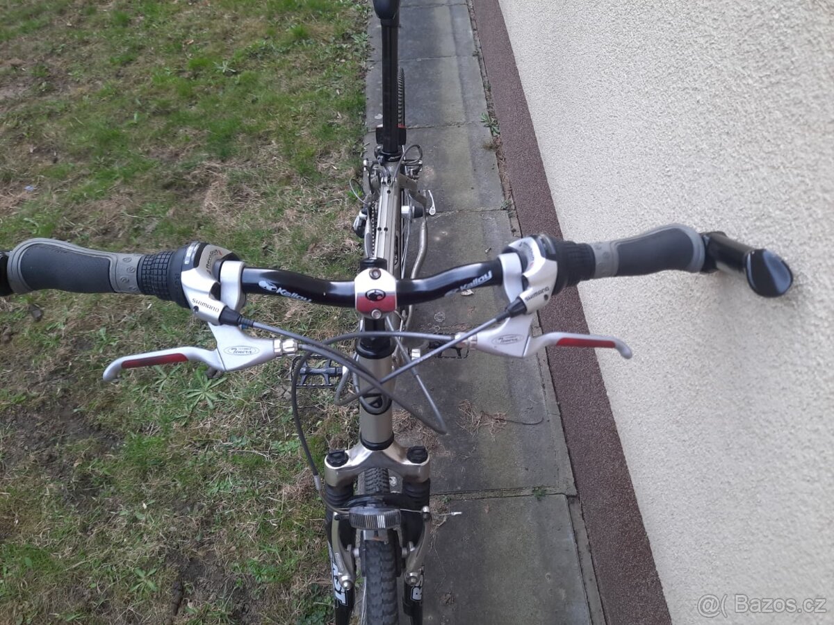 Trekové kolo Author - 2