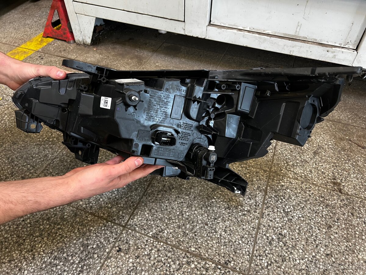 Světlomet Renault Clio V - 2