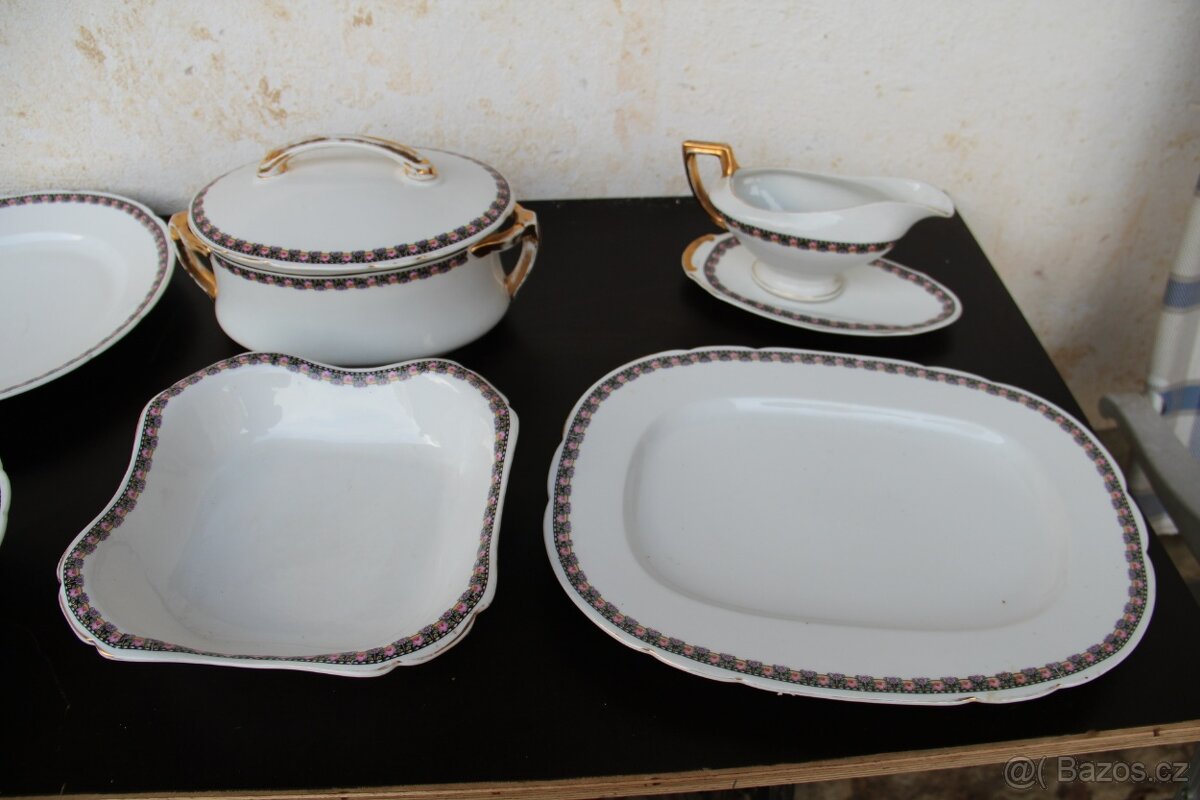 jídelní starožitná souprava - 2