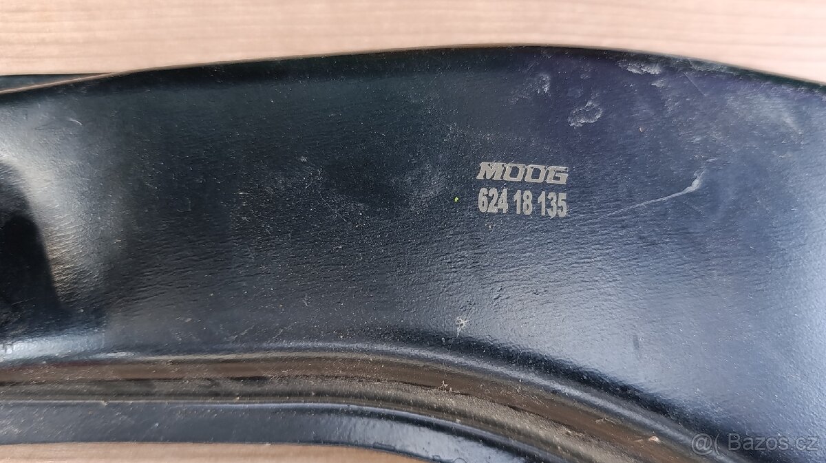 Přední rameno Moog Volvo V40 S40 - 2