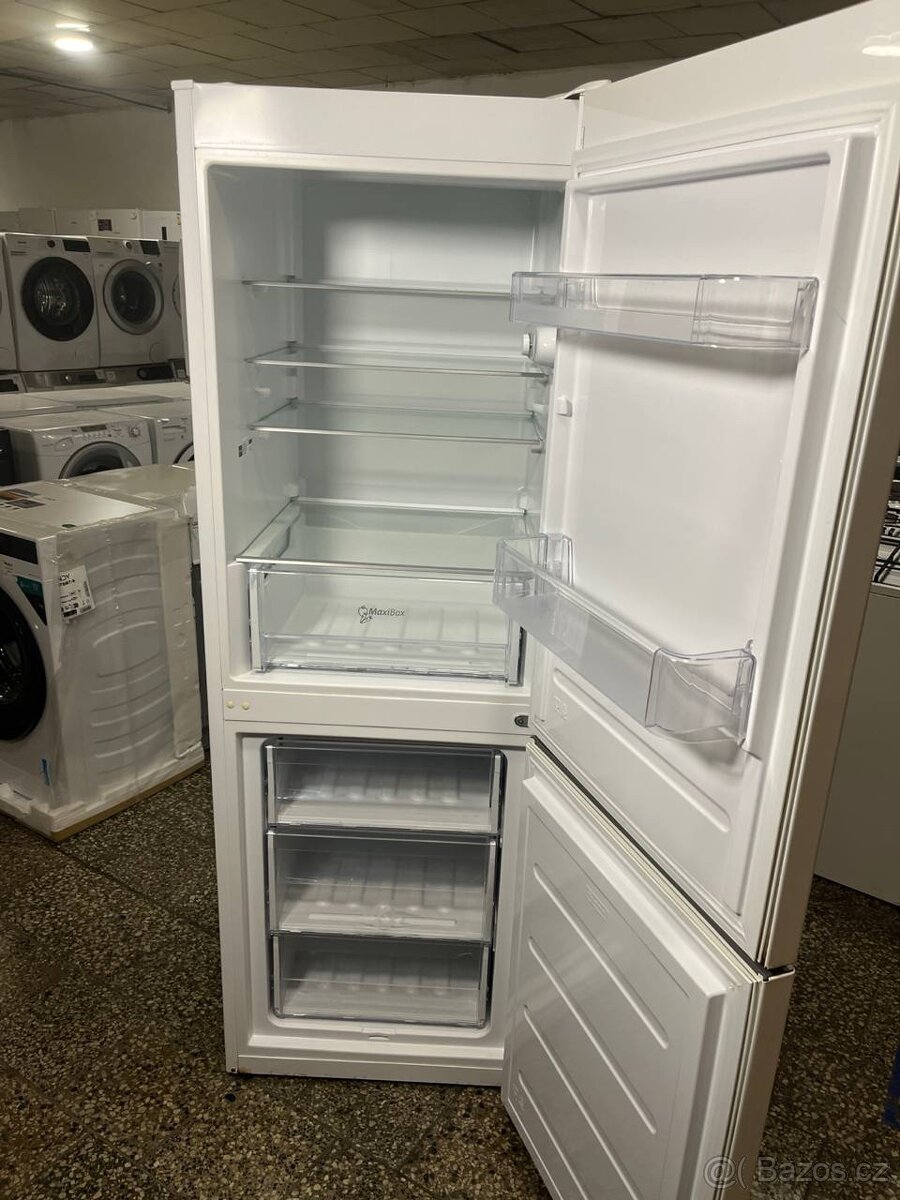 Lednička Whirlpool 1.8m - 2