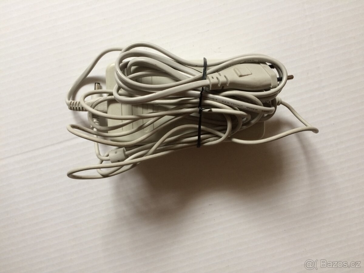 Prodám zdroj power adapter typ C6409-60014 18V 1,1A - 2