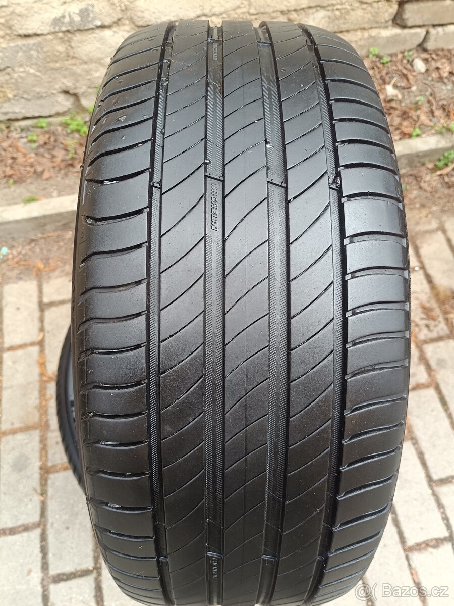 2x 235/45 R18 98W Michelin - 6,7 mm - letní pneu - 2