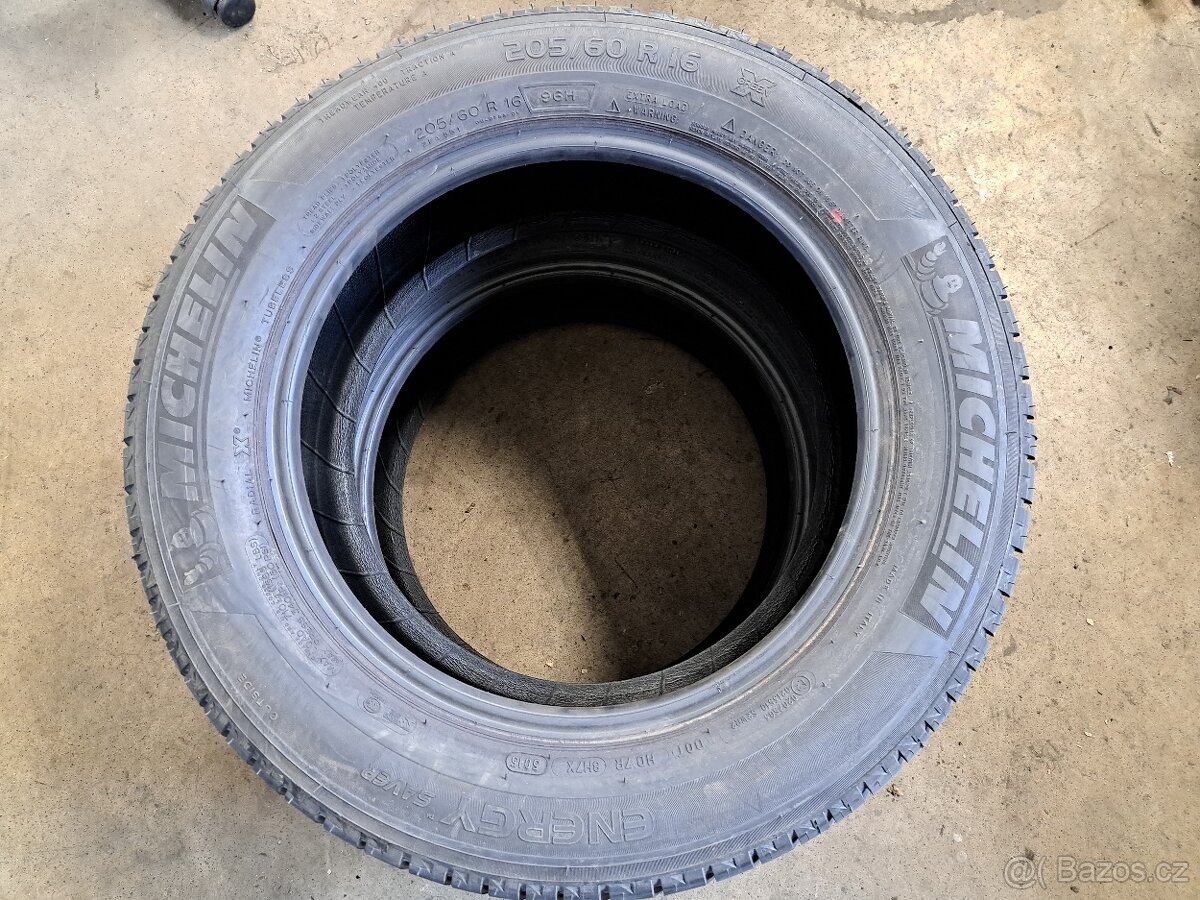 205/60R16 - 2