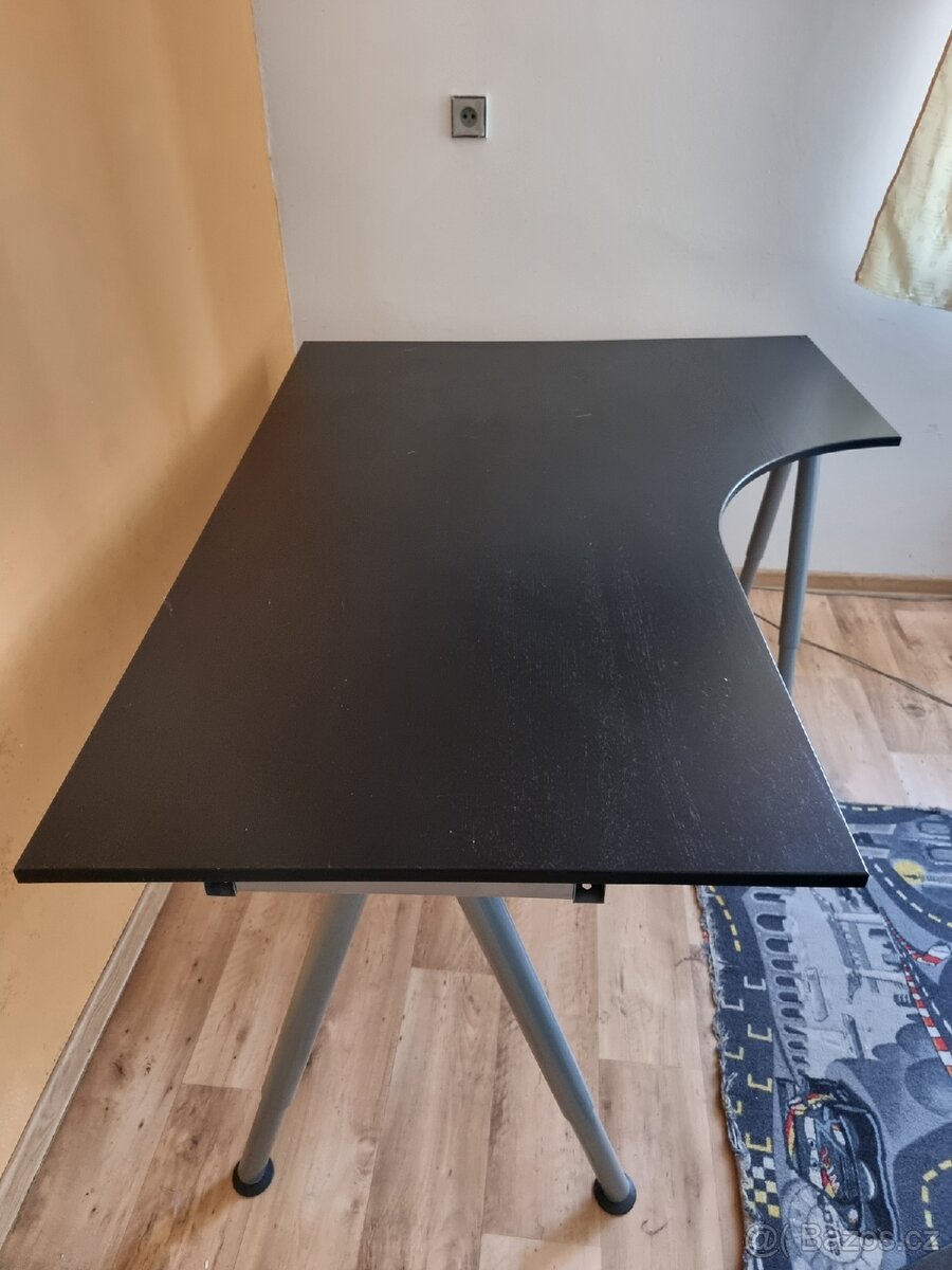 Stůl ikea - 2