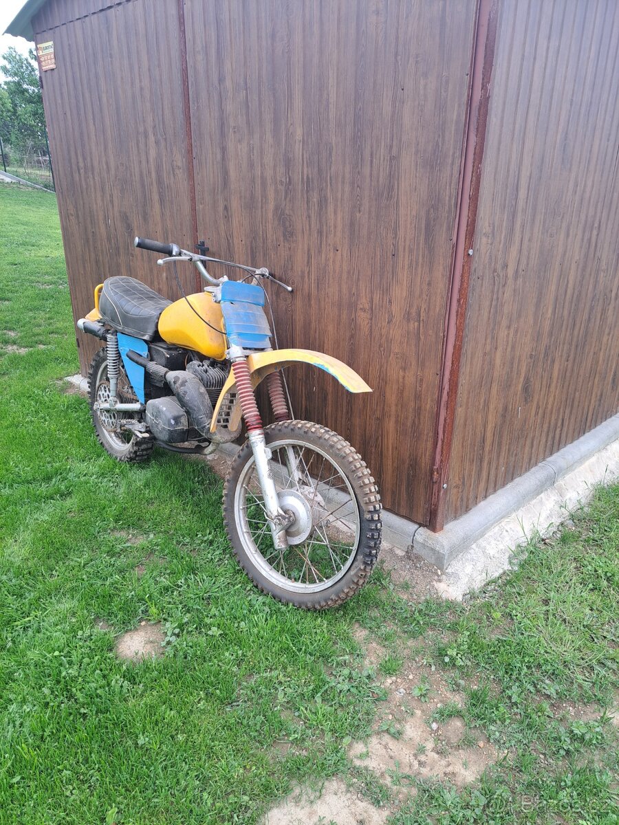 ČZ 175