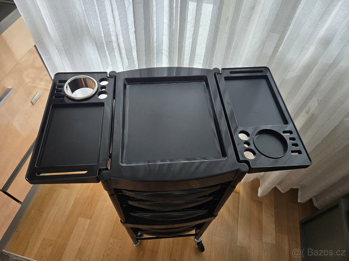 Kadeřnický vozík - 2