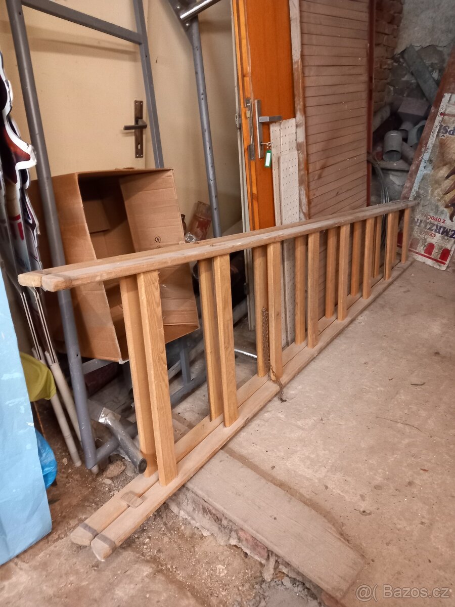 Prodám dřevěné štafle, 2,7m - 2