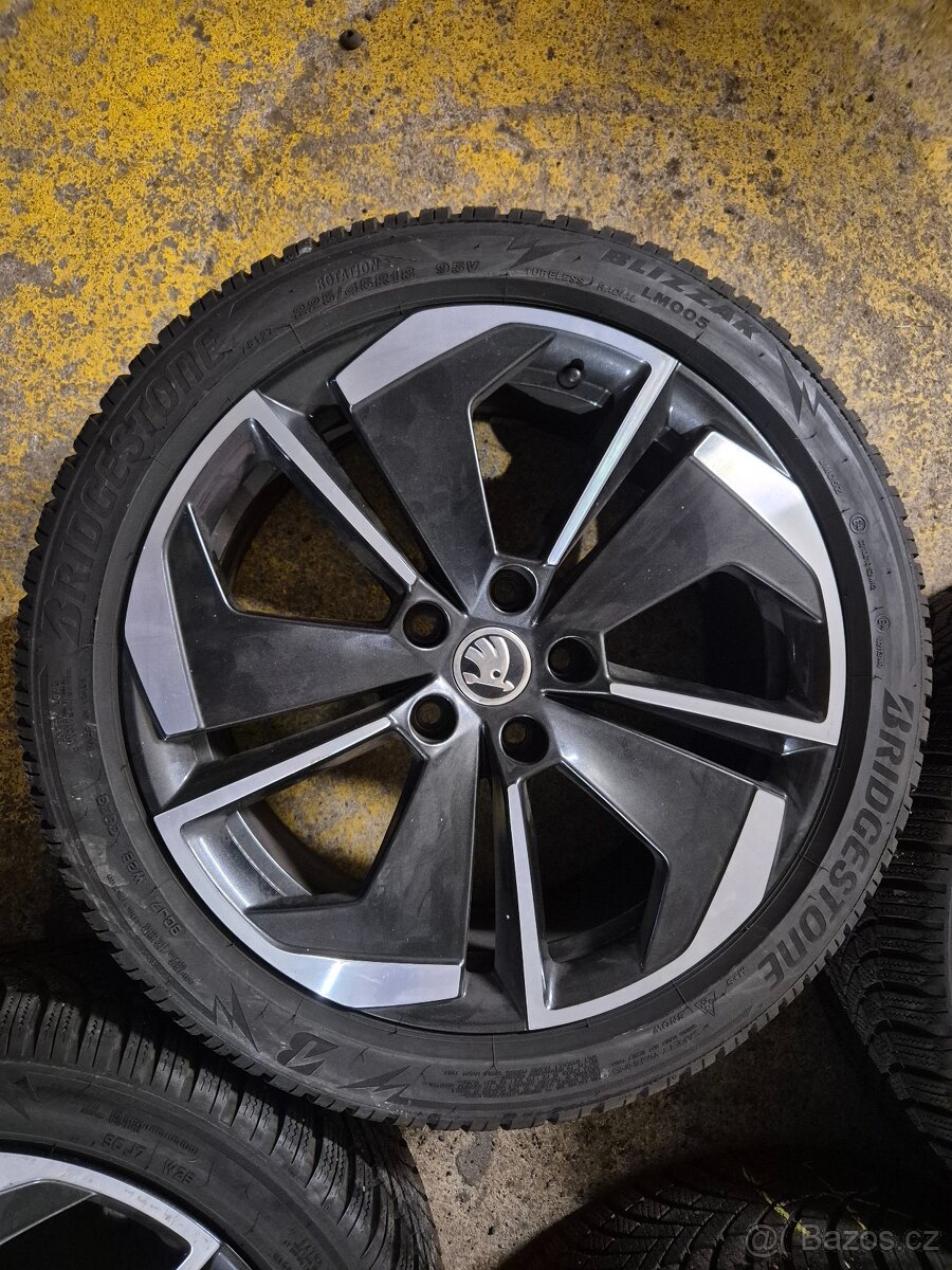 5x112 225/45 R18 - 2