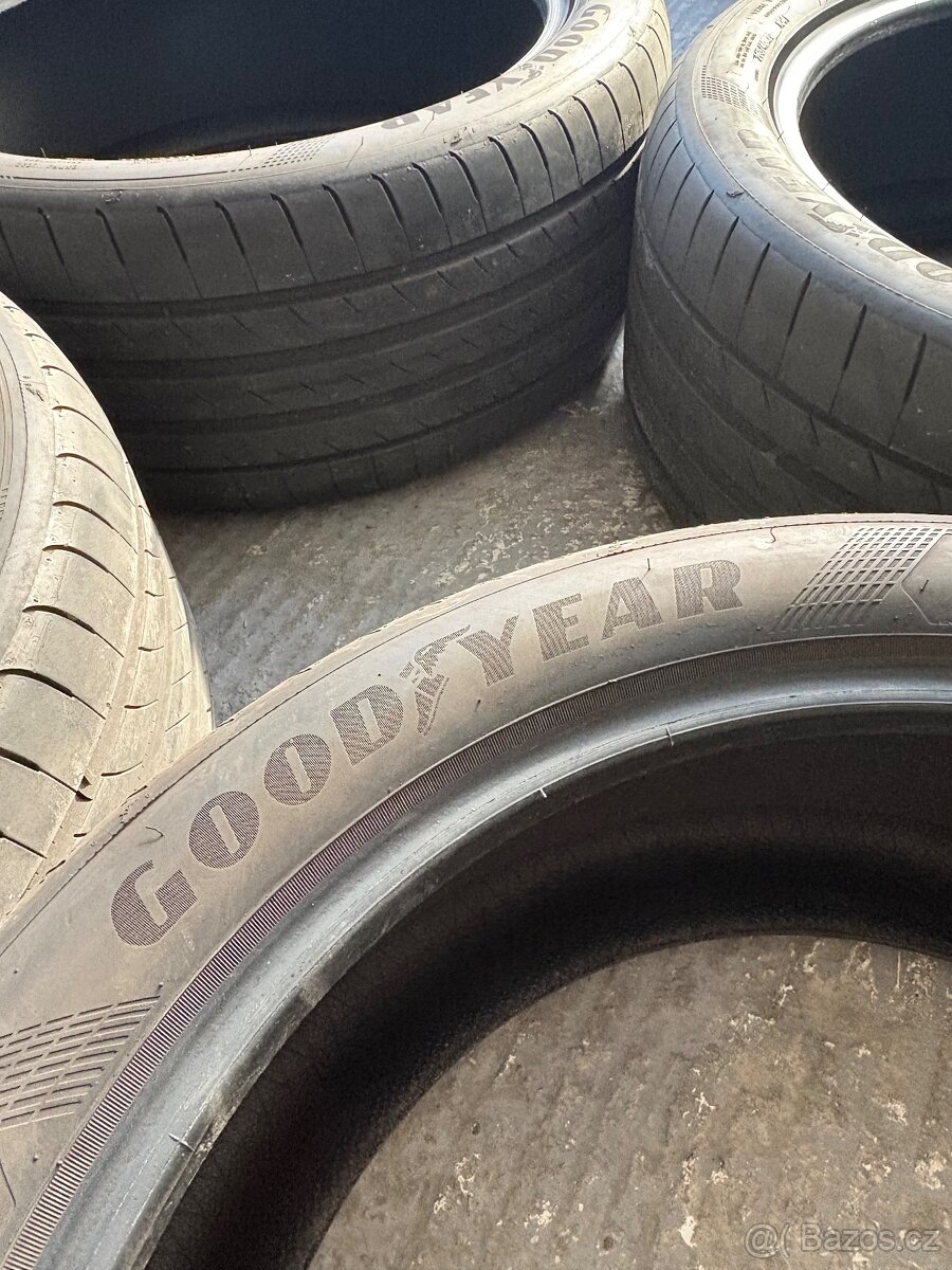 Goodyear Eagle F1 265/40 R20 - 2