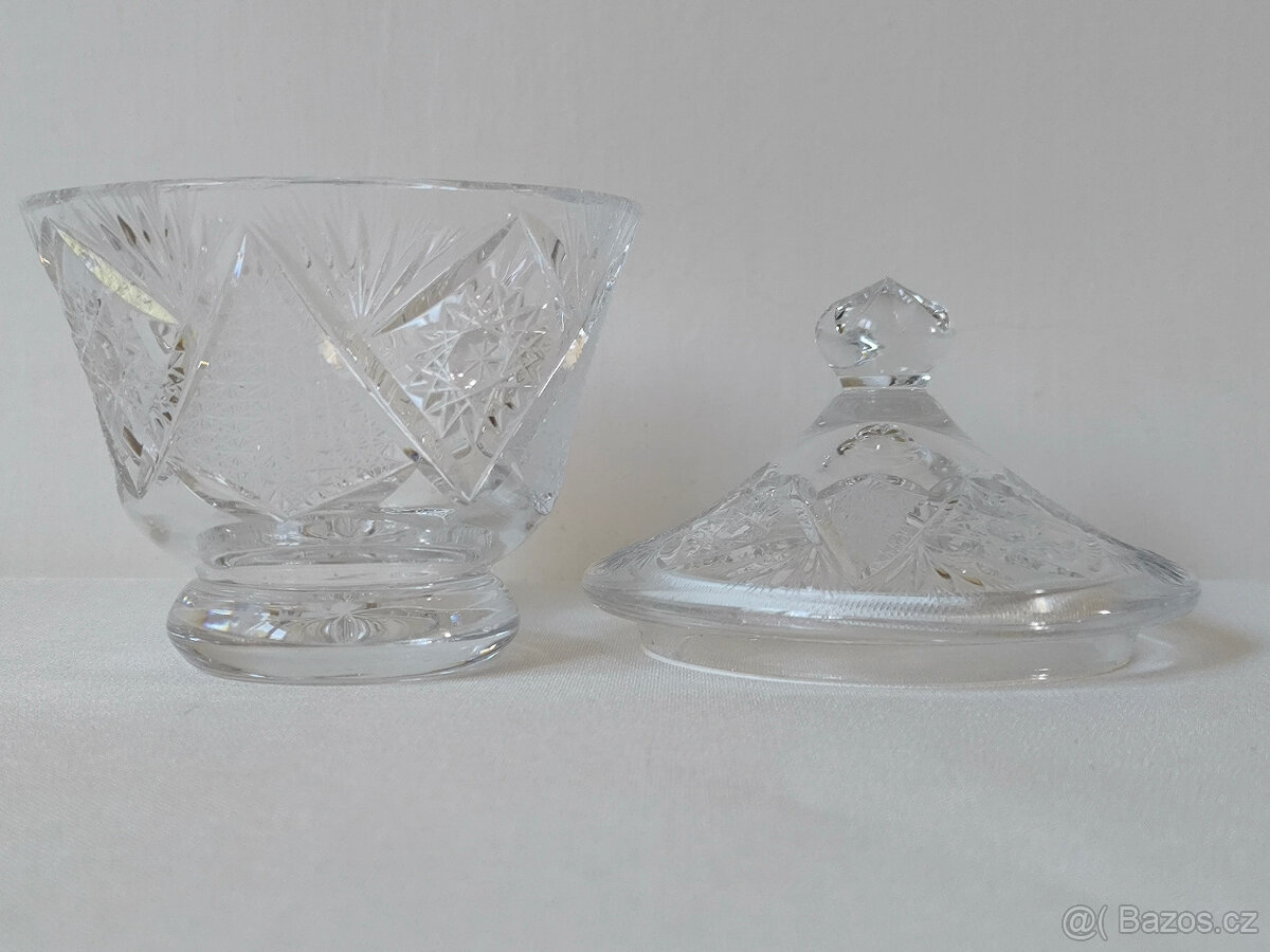 Váza s víkem do špičky - 2