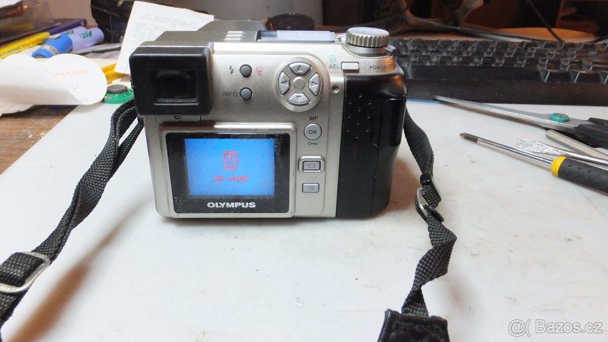 OLYMPUS C-2100 - 2