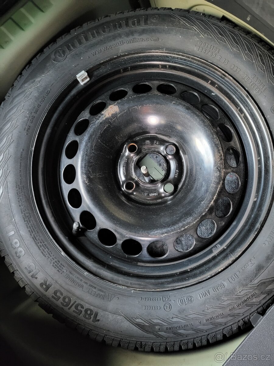 Prodám originál rezervu,hever,klíč a tažné oko - 2