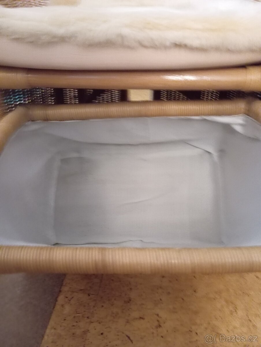 Prodám proutěné křesílko s úložným prostorem a kožešinou - 2