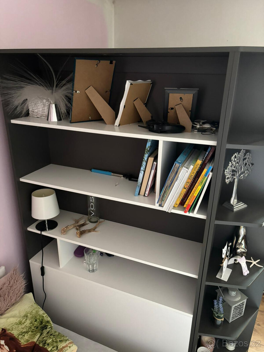 Šatní skříň se vstupem - 2