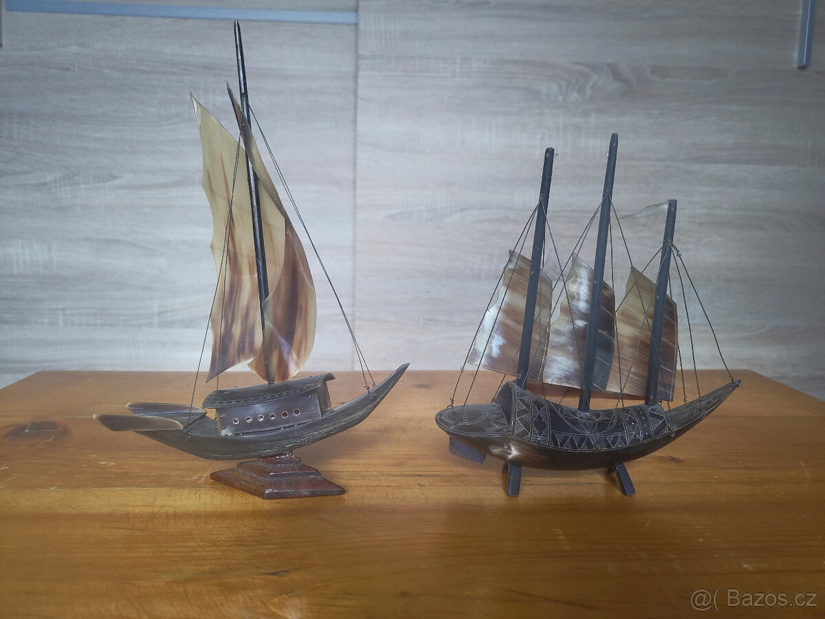 Starožitné lodě z rohoviny - 2
