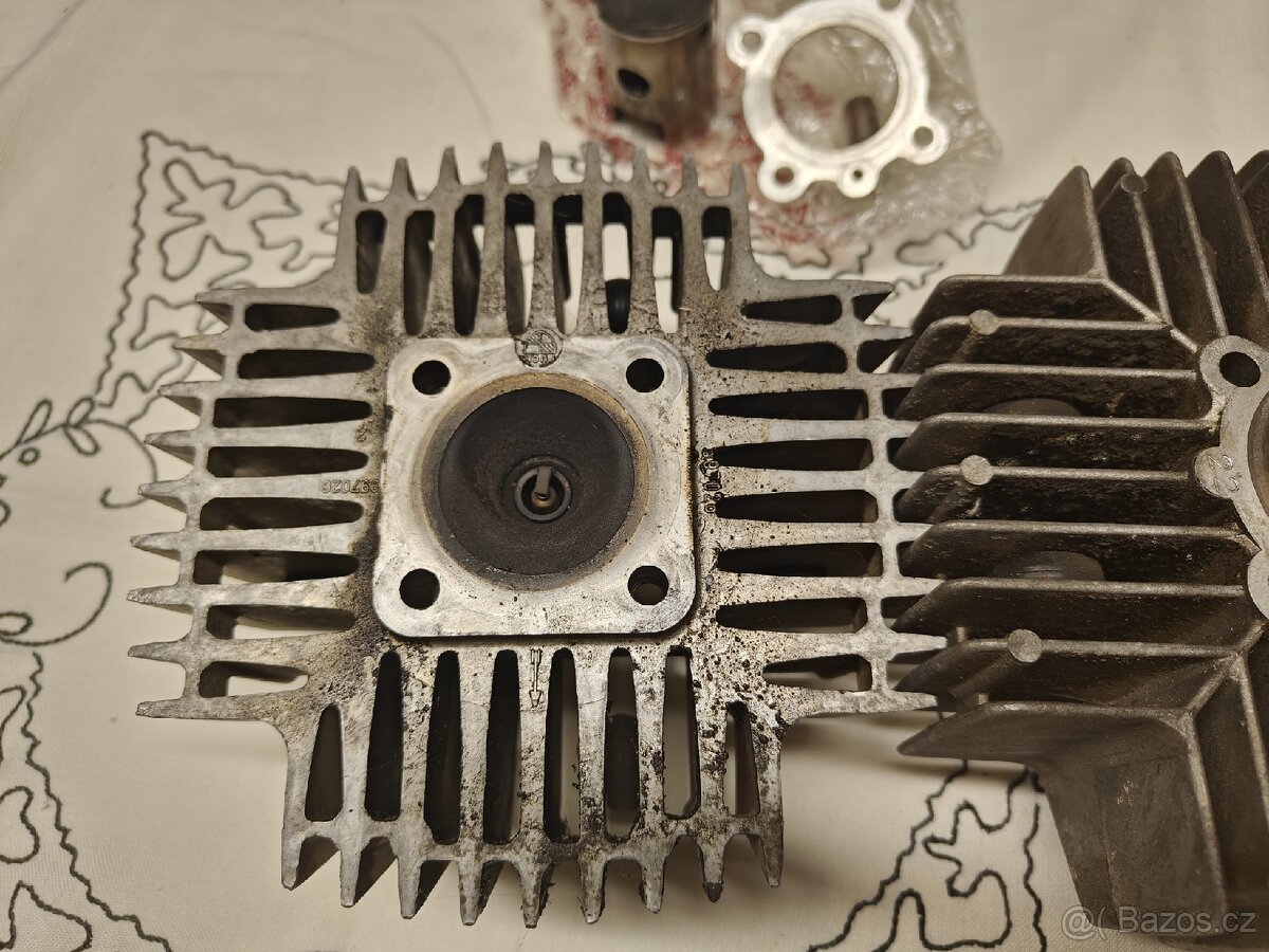 Manet Korado válec s hlavou - 2