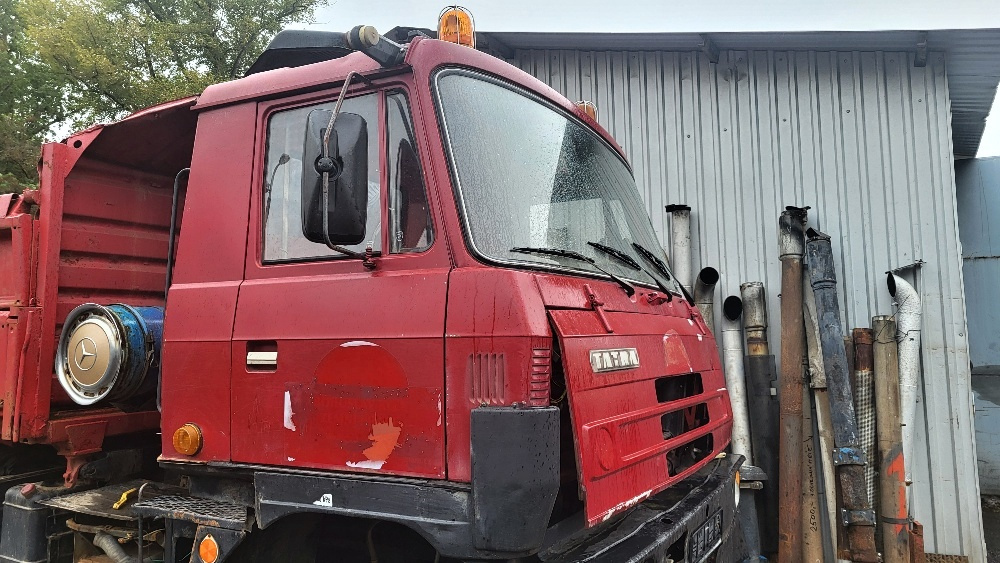 Kabina T815 T1 - 2