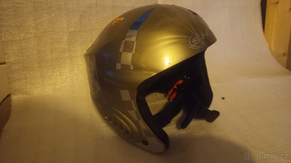 Dvě dětské lyžařské přilby - 2