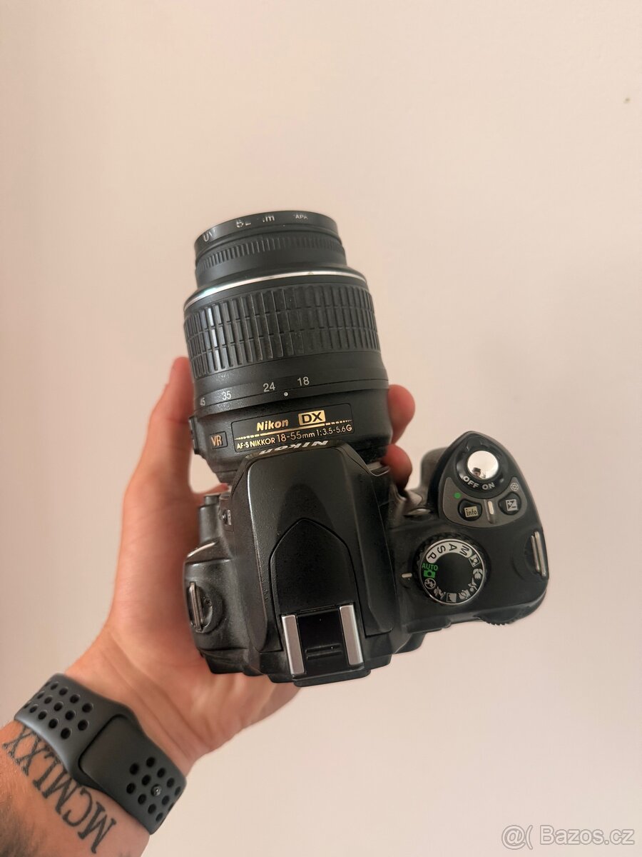 Nikon D40 + Nikon AF-S 19-55mm - 2