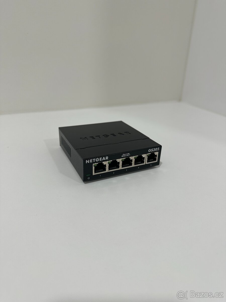 Netgear GS305 - 2