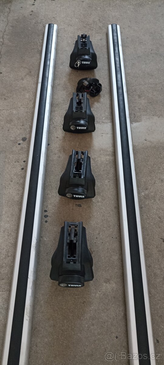 Příčníky Thule délka 135 cm. - 2