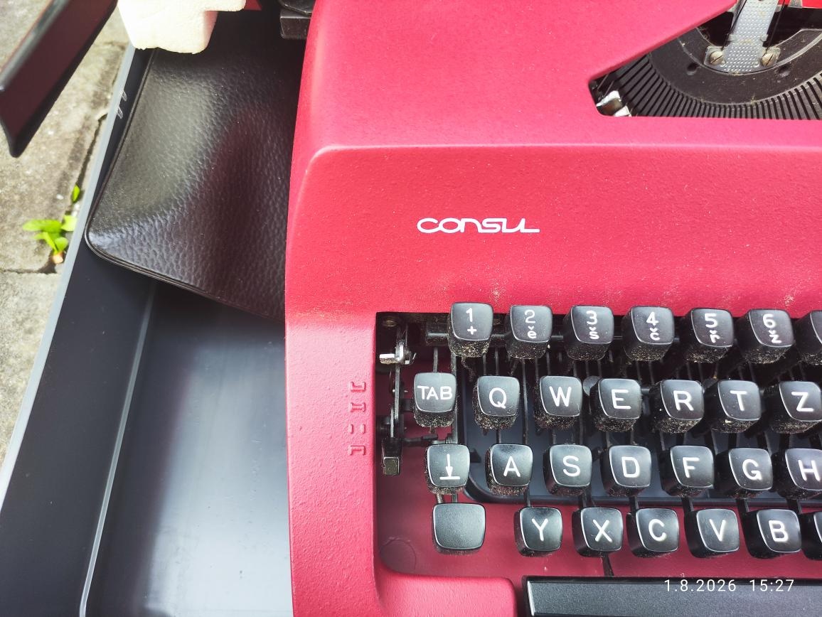 Psací stroj Consul - 2