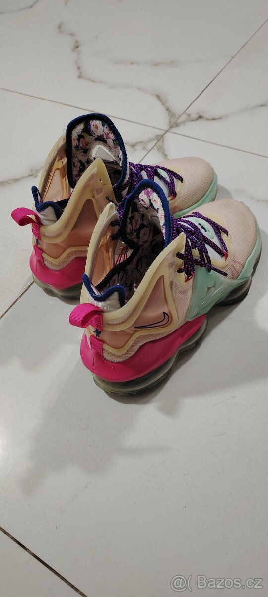 Nike LeBron 19 - 2