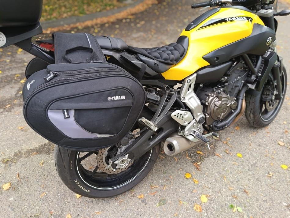 Yamaha MT 07 Extreme Yellow - 2