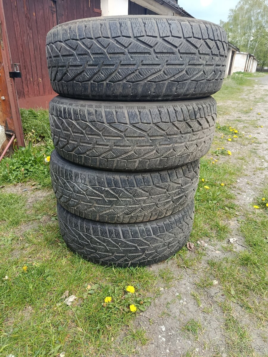 215/60/17 - 2