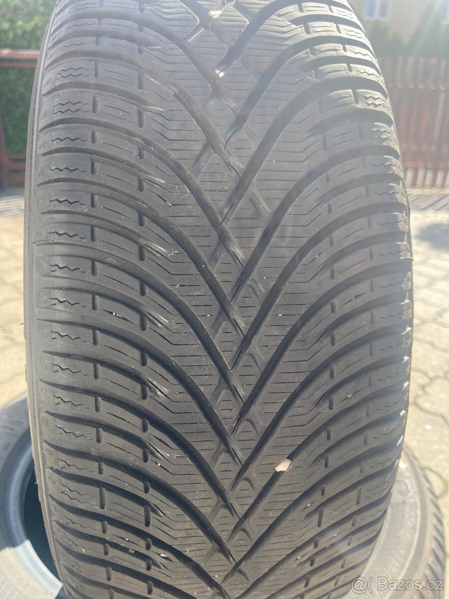 Zimní pneu 215/55/17 - 2