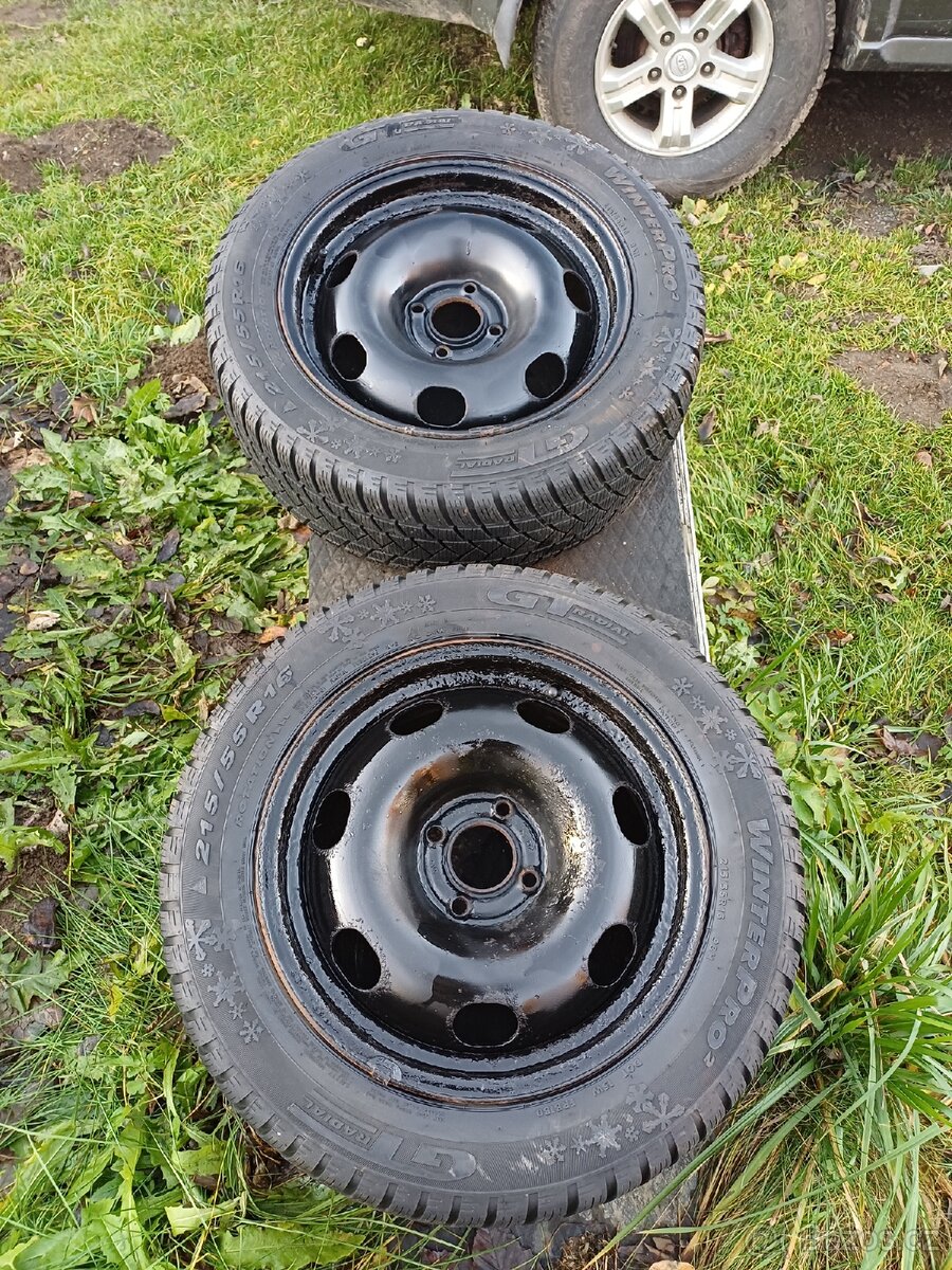 Zimní pneu na discich 215/55 R16 - 2