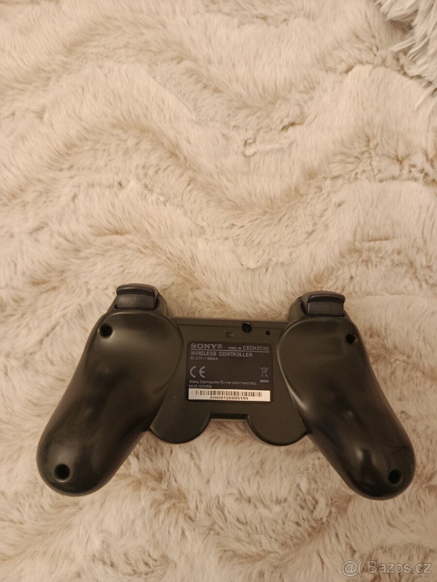 PS3 ovladač.. cena 700kč. Ks. Čti popisek. - 2
